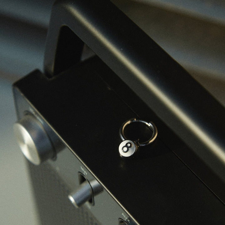 BRINCO PIERCING ARGOLA 8-BALL