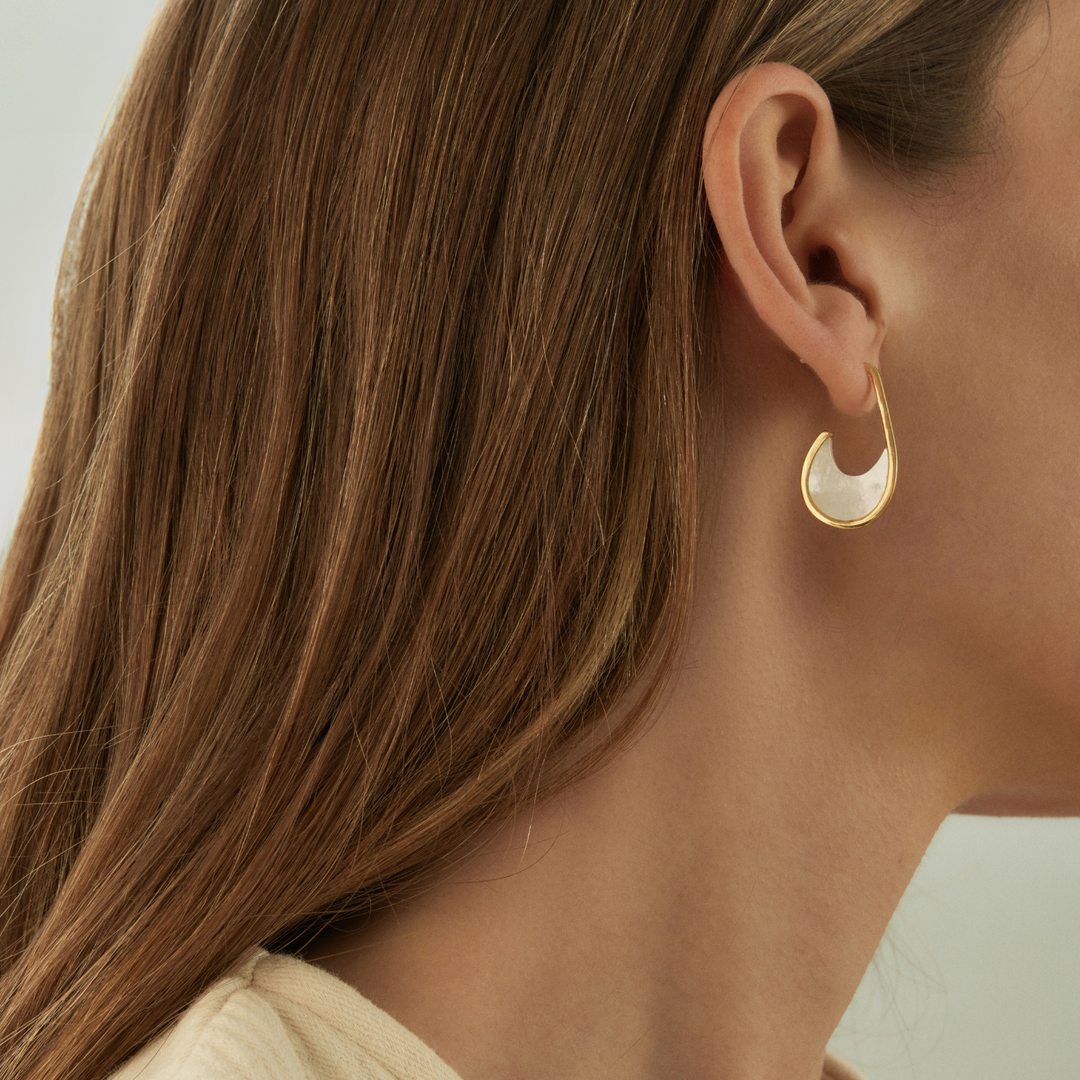 ALHAMBRA MOTHER-OF-PEARL EARRINGS